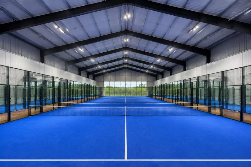Pigura baja jero rohangan Padel Pangwangunan Pangadilan